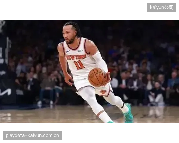 米切尔在东决被尼克斯的锋线防守严重限制，其个人进攻效率下滑是骑士被横扫的主因。